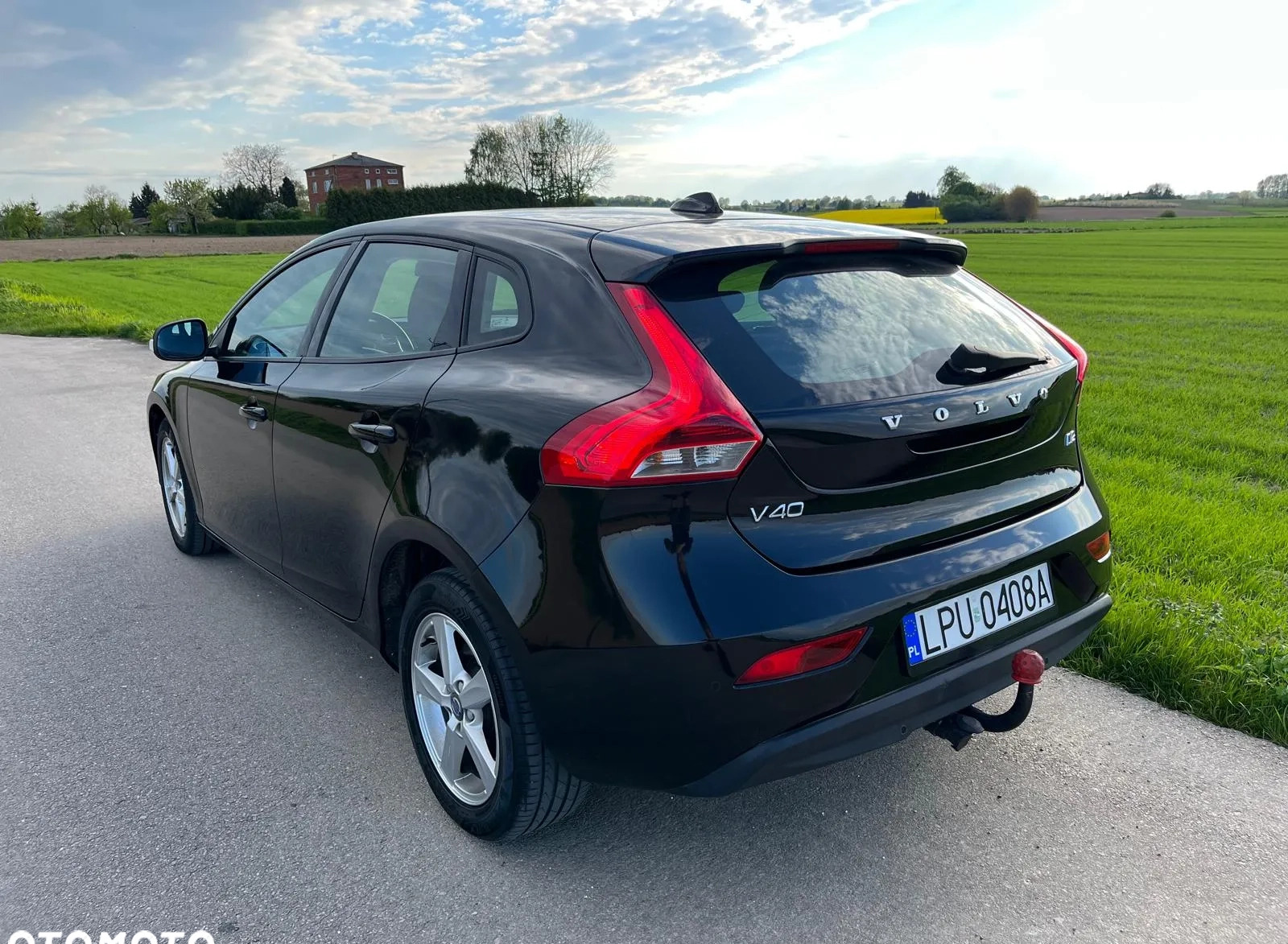 Volvo V40 cena 39900 przebieg: 223000, rok produkcji 2015 z Lublin małe 191